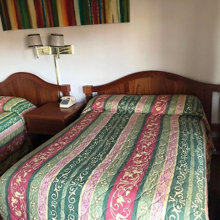 America'S Best Travel Inn Reno Buitenkant foto